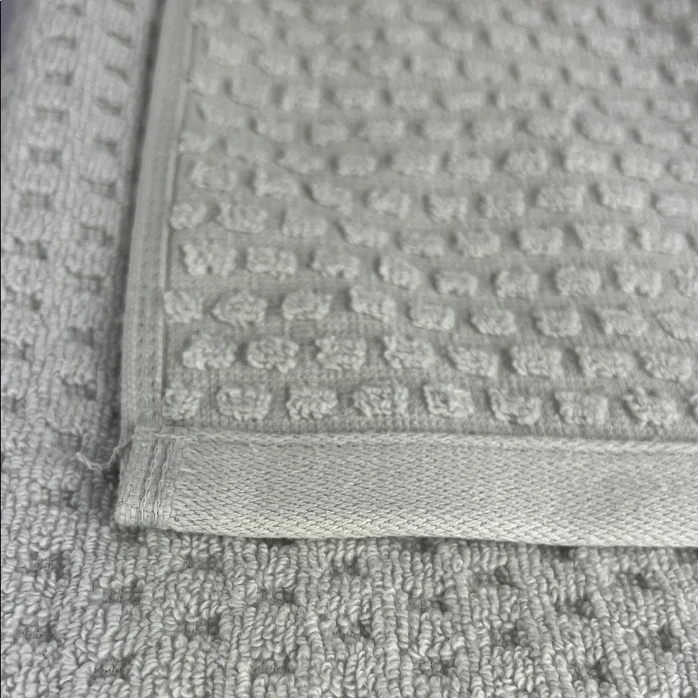 DKNY Bath Towels Light Gray Waffle Weave Textured 100% Cotton Set of 2 NEW
